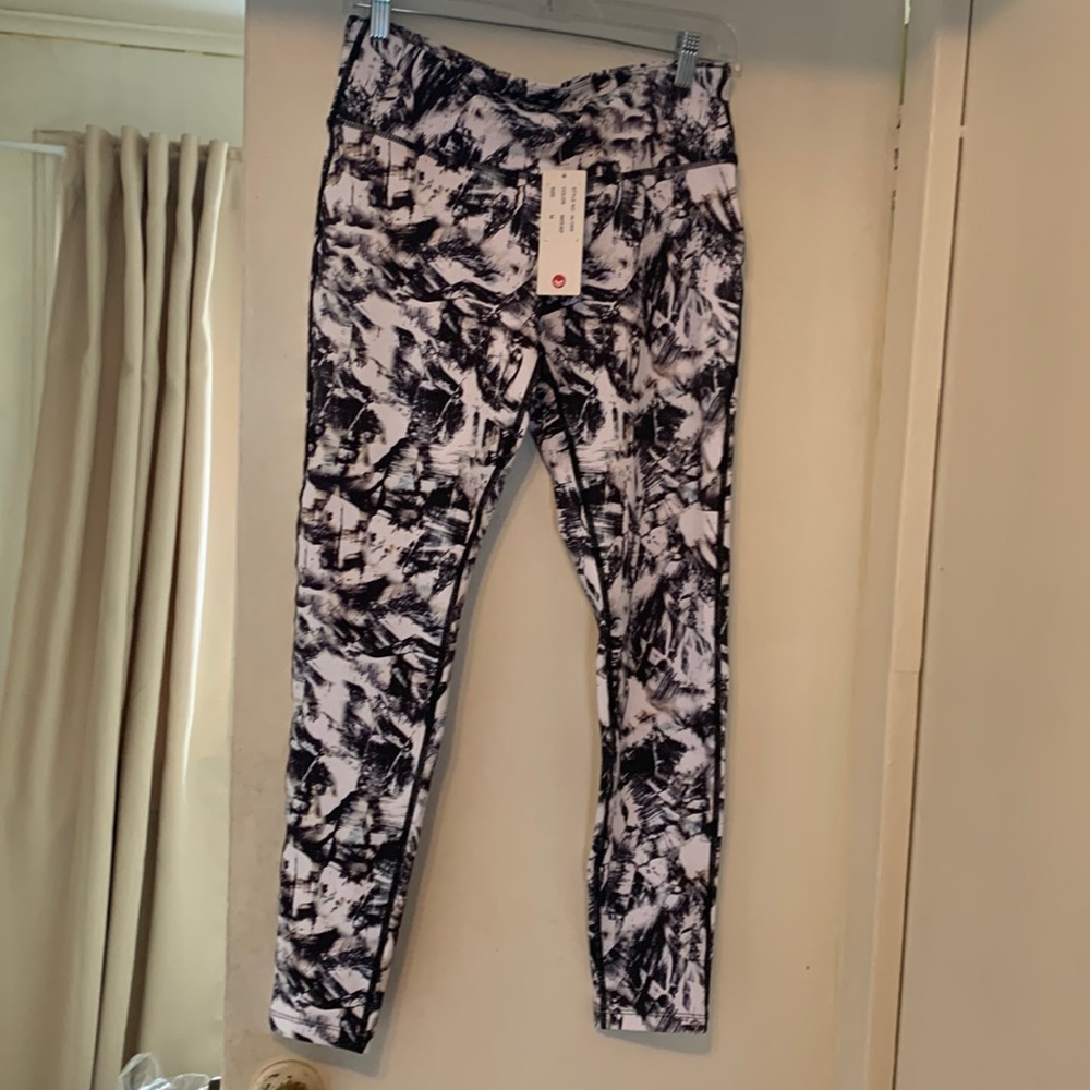 Motion leggings